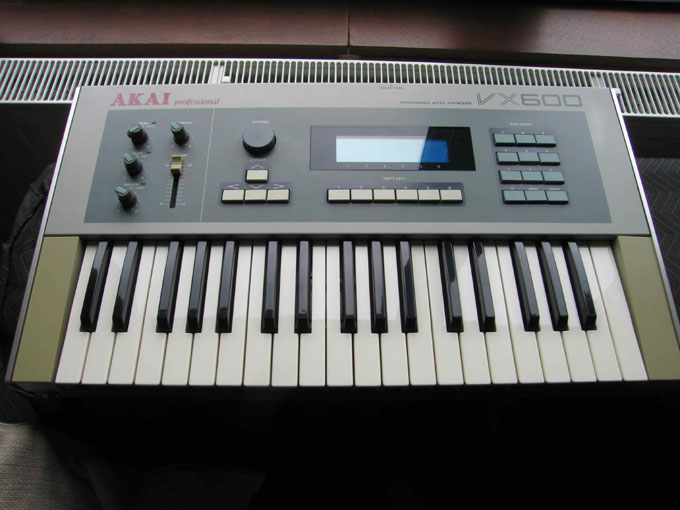 akai-vx600-01